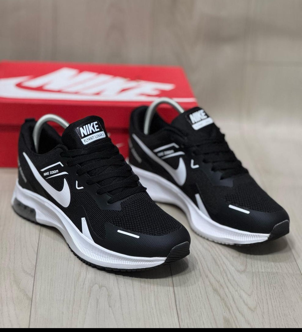 Nike Zoom Flyknit Lunar