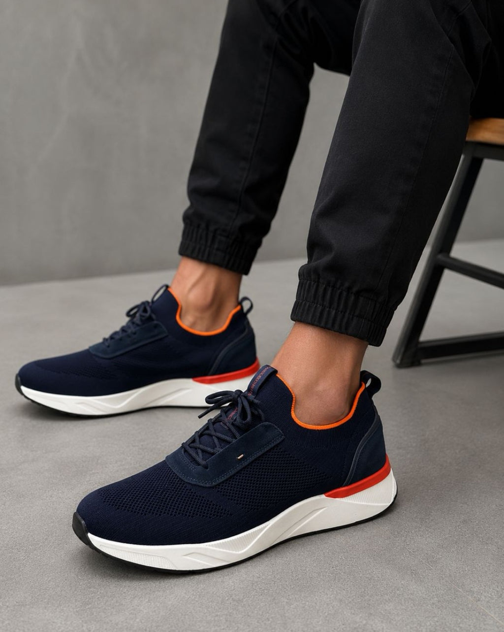 Basket "City Tech" à accents orange