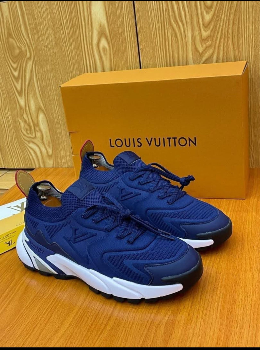 Origine chaussures louis Vuitton
